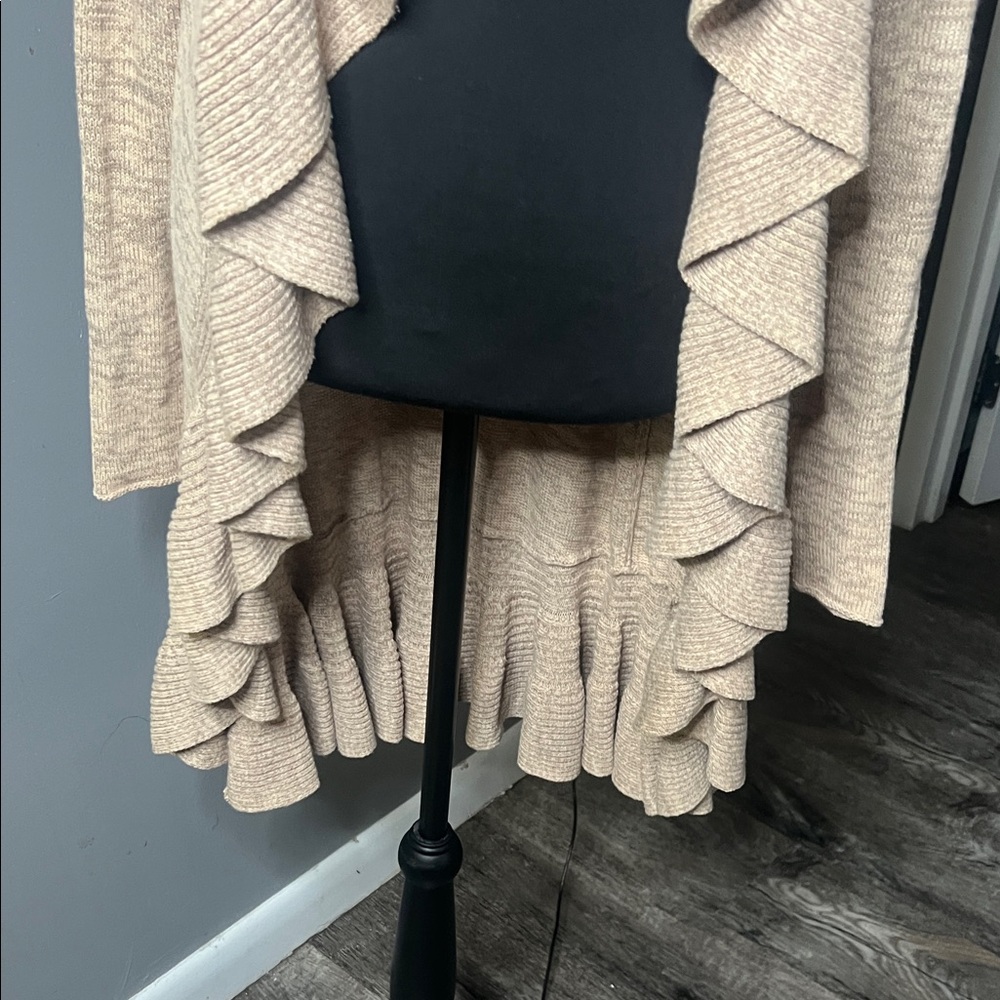 Private Label Cream Ruffled Cardigan - Picture 2 of 8